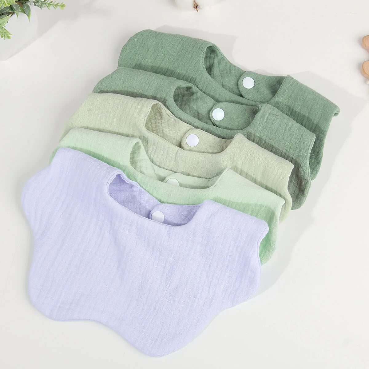 Bavoirs pétale en crêpe de coton – Doux & respirant (5 pièces)