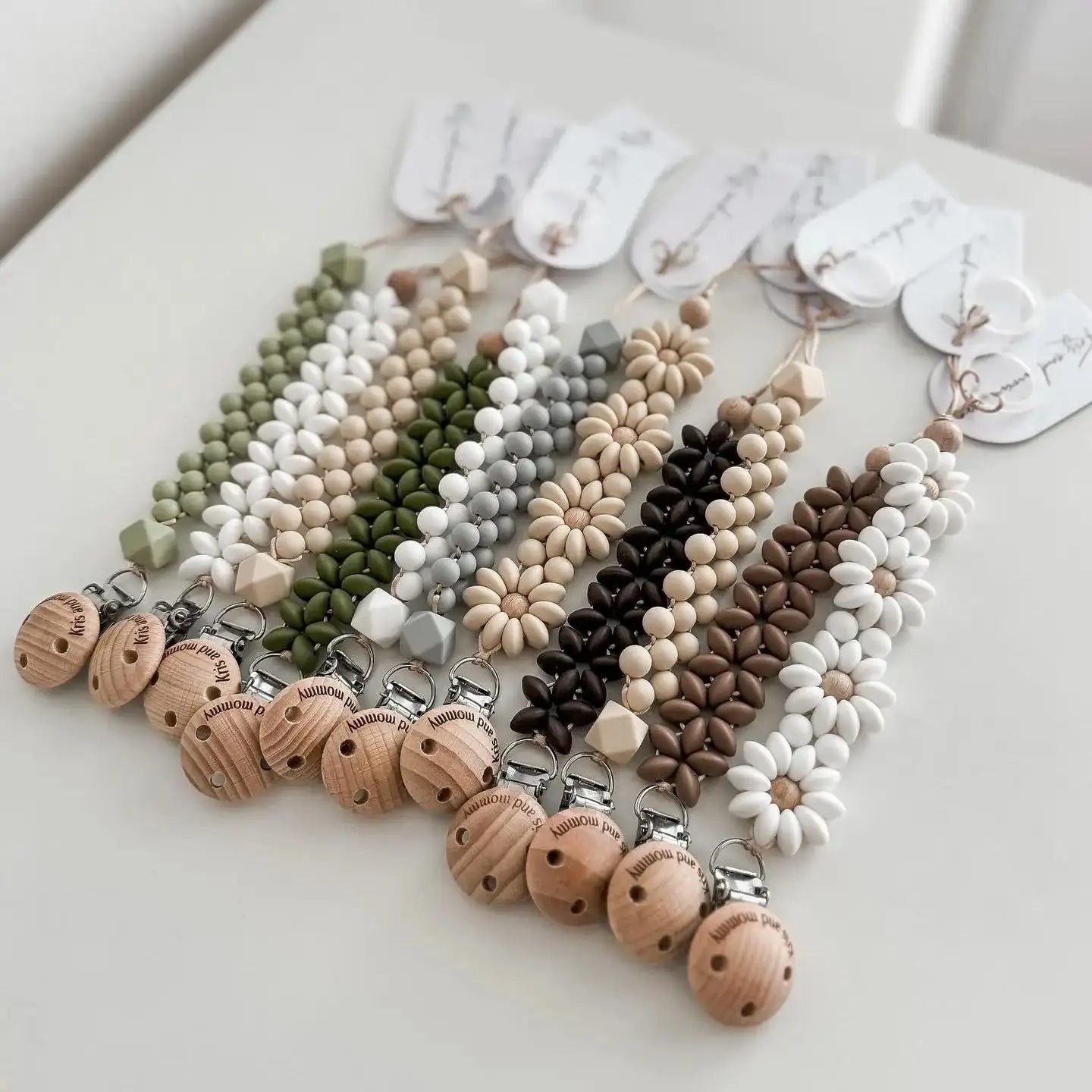 Attache tétine en silicone