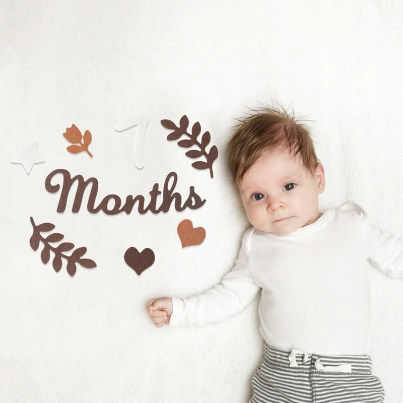 Lettres souvenirs en feutre – 0 à 12 mois, pour des photos pleines de tendresse