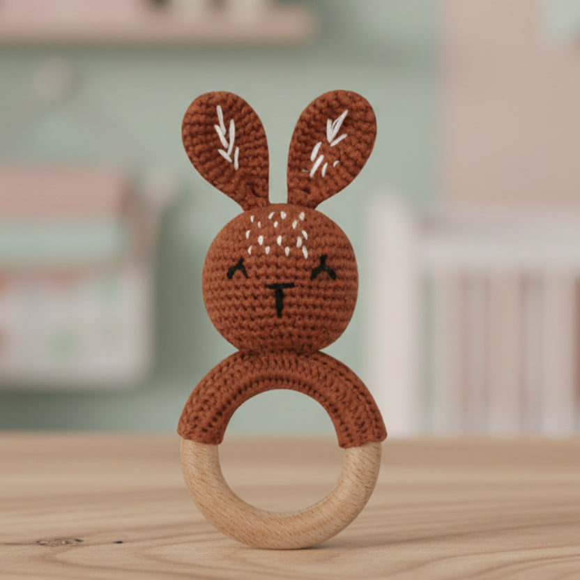Hochet bébé anneau en bois et crochet
