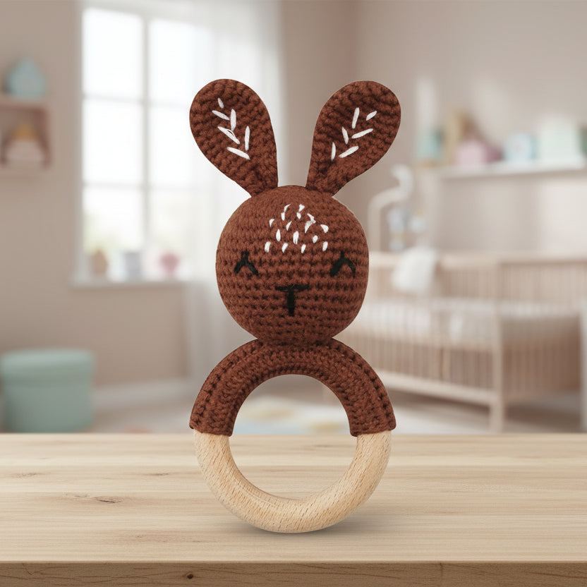 Hochet bébé anneau en bois et crochet