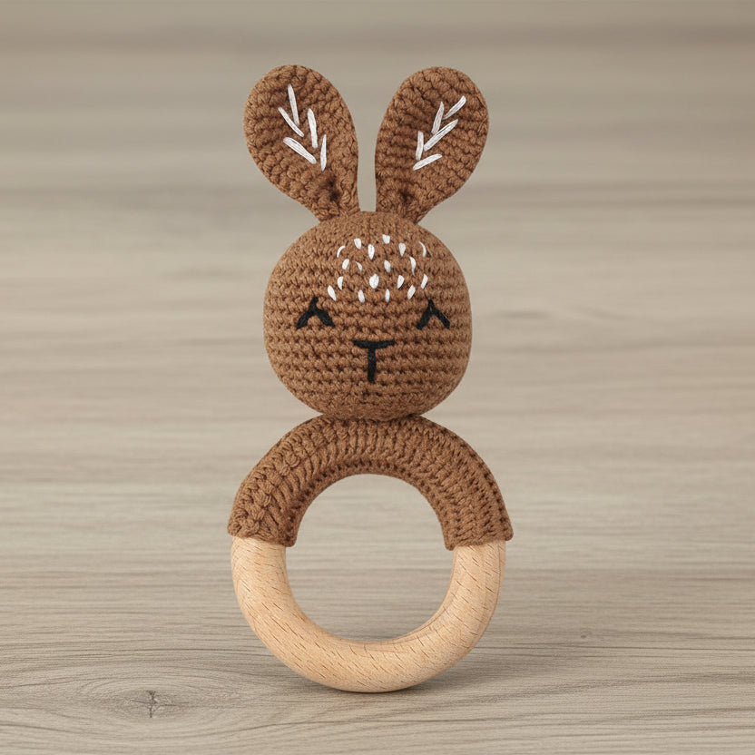 Hochet bébé anneau en bois et crochet